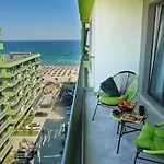 Lägenhet Meraki Luxury N Pool Năvodari