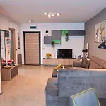 Lägenhet Meraki Luxury N Pool