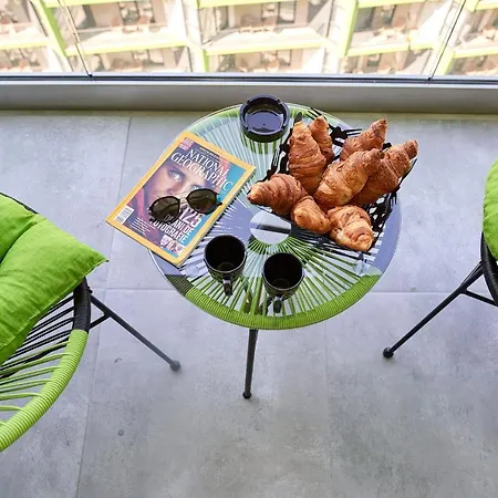 דירה Meraki Luxury N Pool