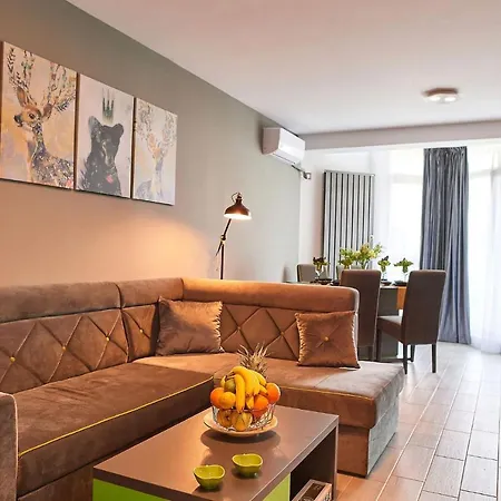 Meraki Luxury N Pool