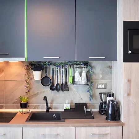 Meraki Luxury N Pool