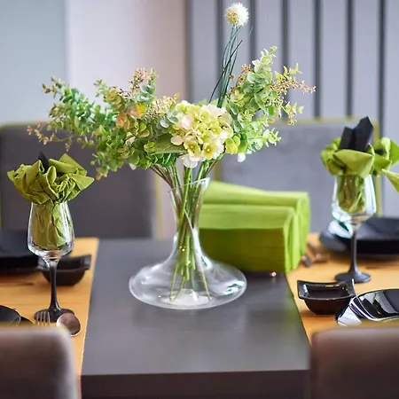 Meraki Luxury N Pool